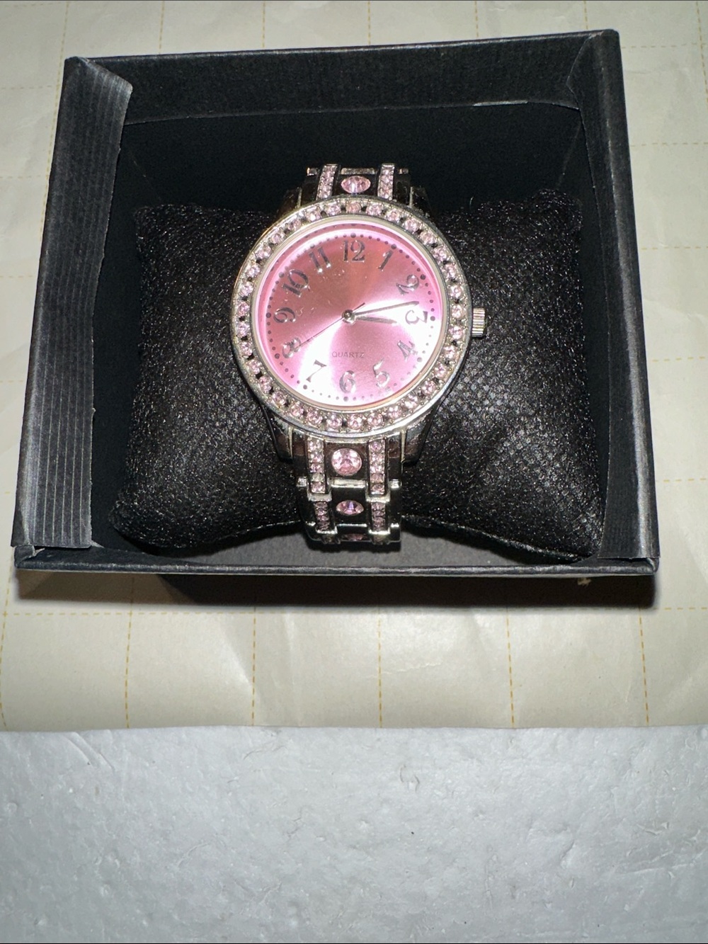 Beautiful ladies quartz watch